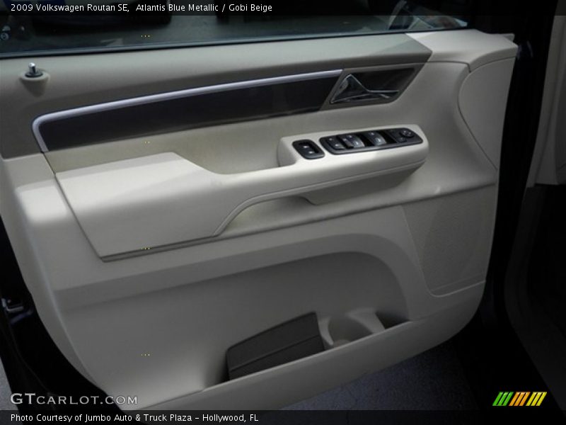 Atlantis Blue Metallic / Gobi Beige 2009 Volkswagen Routan SE