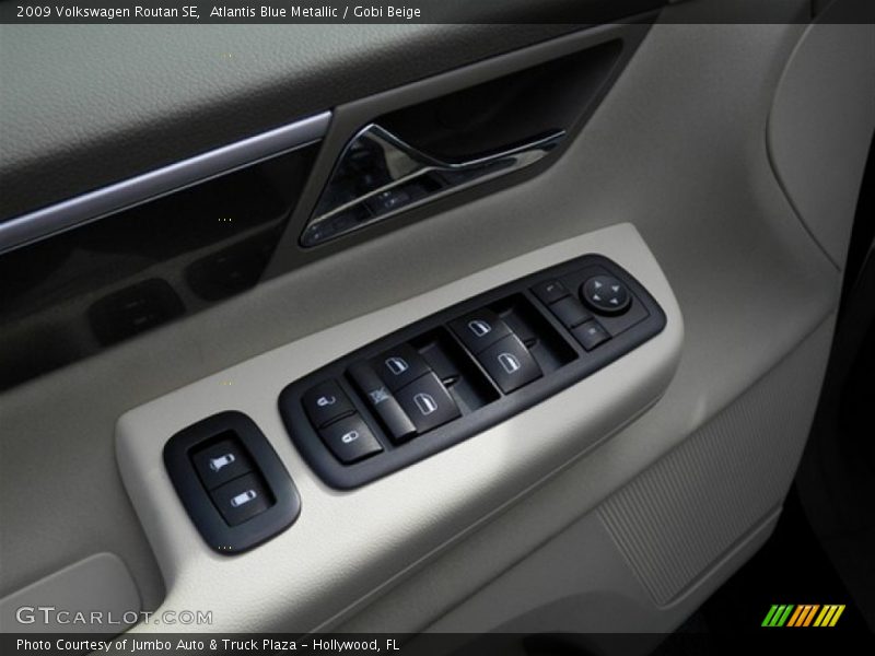Atlantis Blue Metallic / Gobi Beige 2009 Volkswagen Routan SE
