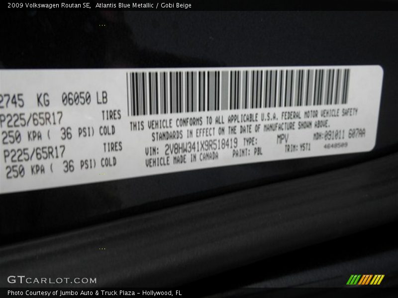 Atlantis Blue Metallic / Gobi Beige 2009 Volkswagen Routan SE