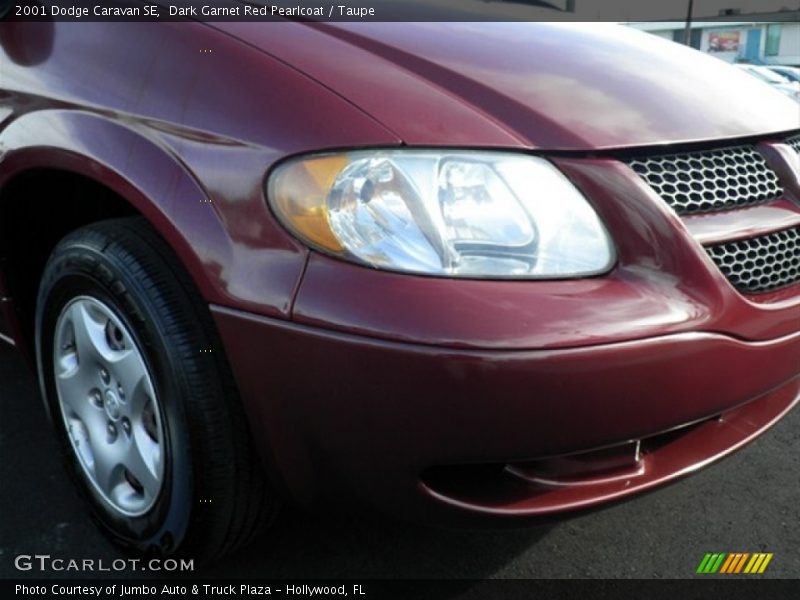 Dark Garnet Red Pearlcoat / Taupe 2001 Dodge Caravan SE