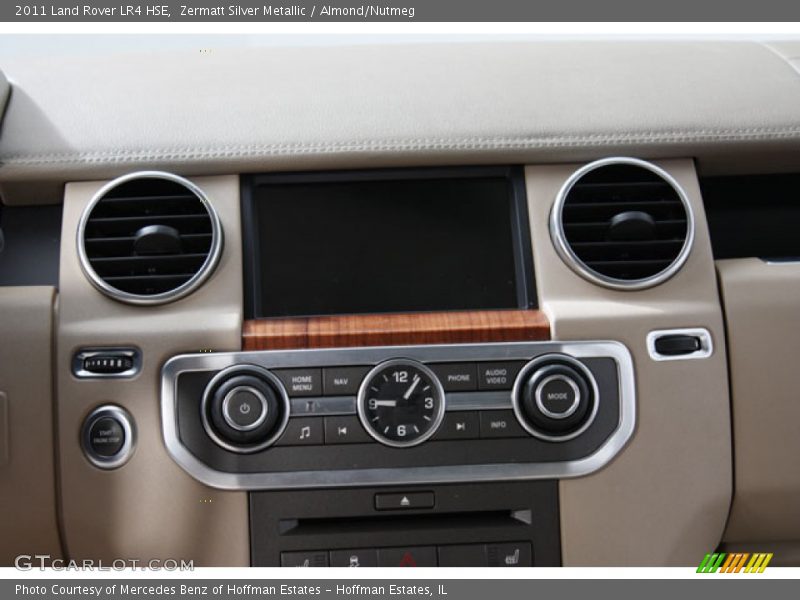 Zermatt Silver Metallic / Almond/Nutmeg 2011 Land Rover LR4 HSE