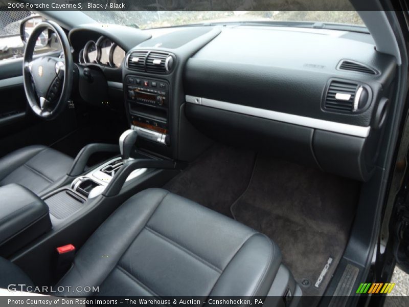 Dashboard of 2006 Cayenne S
