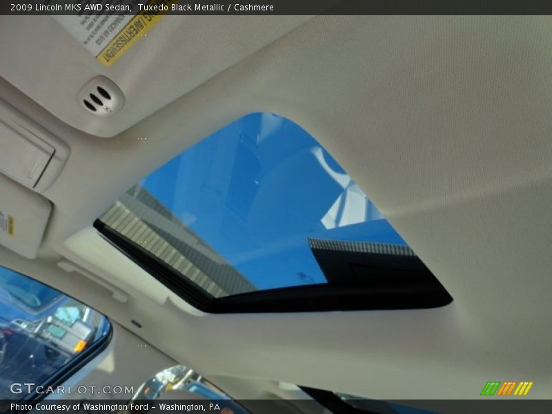 Tuxedo Black Metallic / Cashmere 2009 Lincoln MKS AWD Sedan