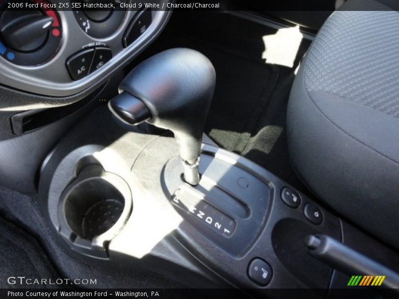 Cloud 9 White / Charcoal/Charcoal 2006 Ford Focus ZX5 SES Hatchback