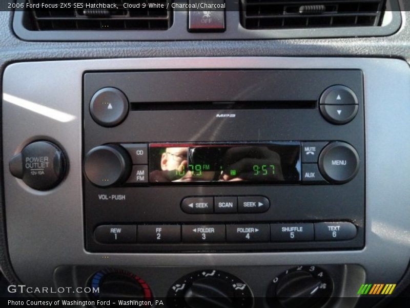 Cloud 9 White / Charcoal/Charcoal 2006 Ford Focus ZX5 SES Hatchback