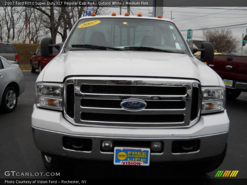 Oxford White / Medium Flint 2007 Ford F350 Super Duty XLT Regular Cab 4x4