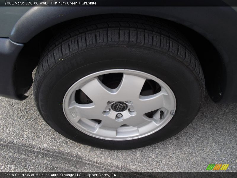 Platinum Green / Graphite 2001 Volvo V70 XC AWD