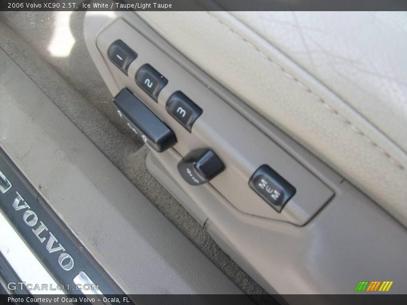 Ice White / Taupe/Light Taupe 2006 Volvo XC90 2.5T