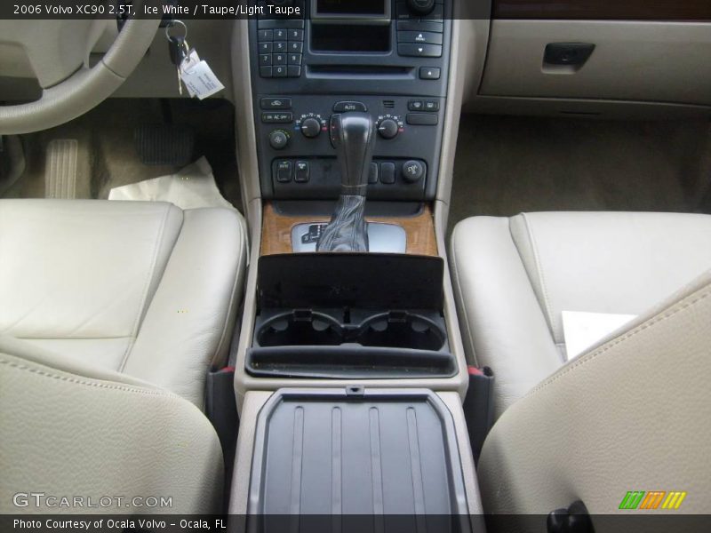 Ice White / Taupe/Light Taupe 2006 Volvo XC90 2.5T