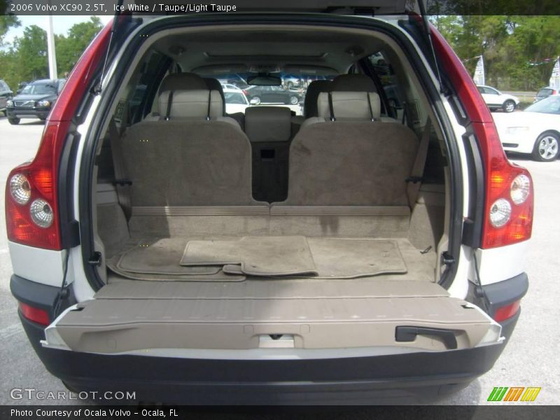 Ice White / Taupe/Light Taupe 2006 Volvo XC90 2.5T