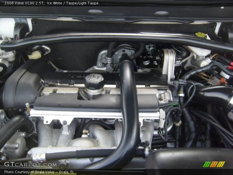 Ice White / Taupe/Light Taupe 2006 Volvo XC90 2.5T