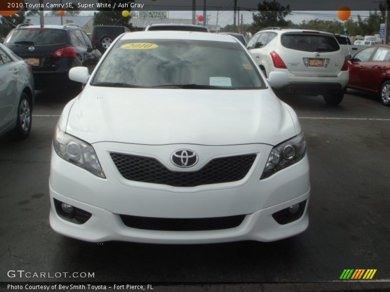 Super White / Ash Gray 2010 Toyota Camry SE