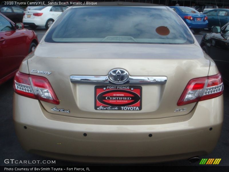 Sandy Beach Metallic / Bisque 2010 Toyota Camry XLE