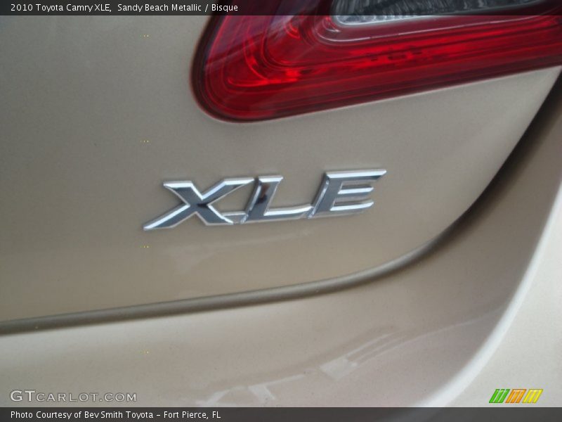 Sandy Beach Metallic / Bisque 2010 Toyota Camry XLE