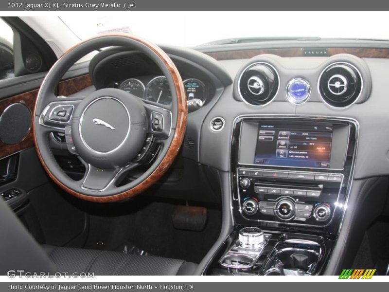 Dashboard of 2012 XJ XJ