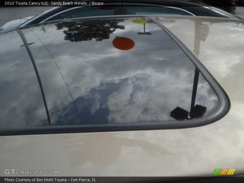 Sandy Beach Metallic / Bisque 2010 Toyota Camry XLE
