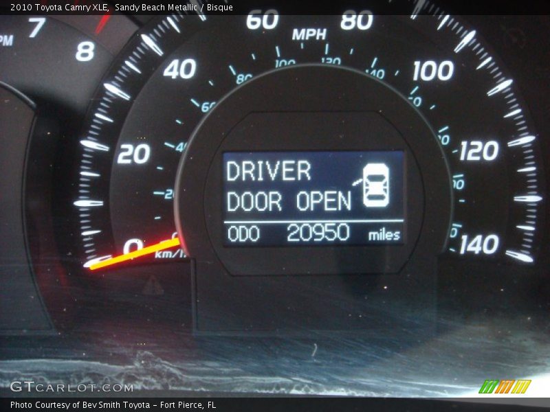 Sandy Beach Metallic / Bisque 2010 Toyota Camry XLE