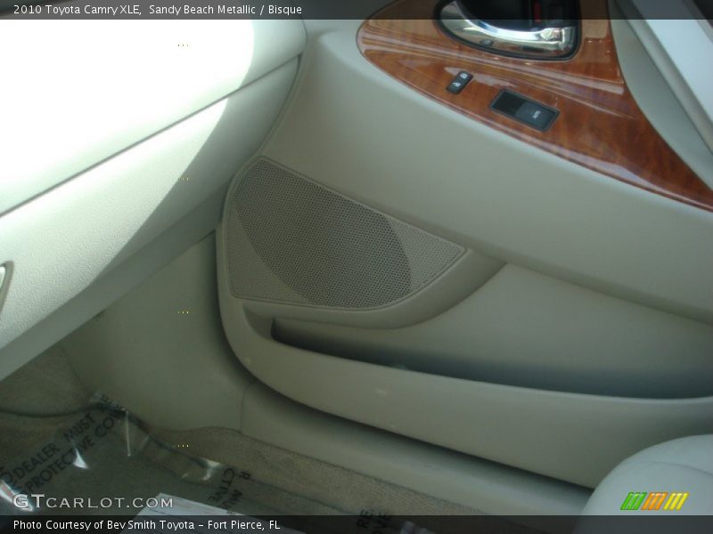 Sandy Beach Metallic / Bisque 2010 Toyota Camry XLE