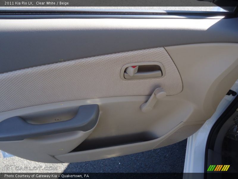 Clear White / Beige 2011 Kia Rio LX