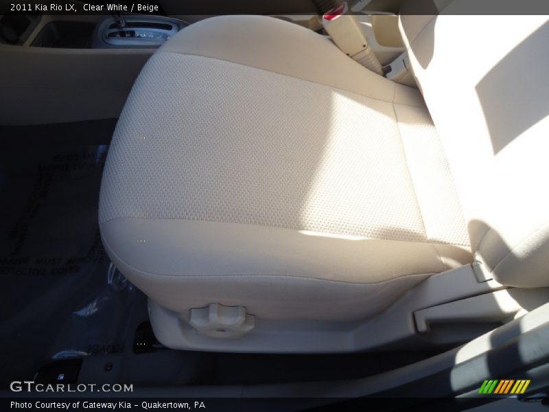 Clear White / Beige 2011 Kia Rio LX