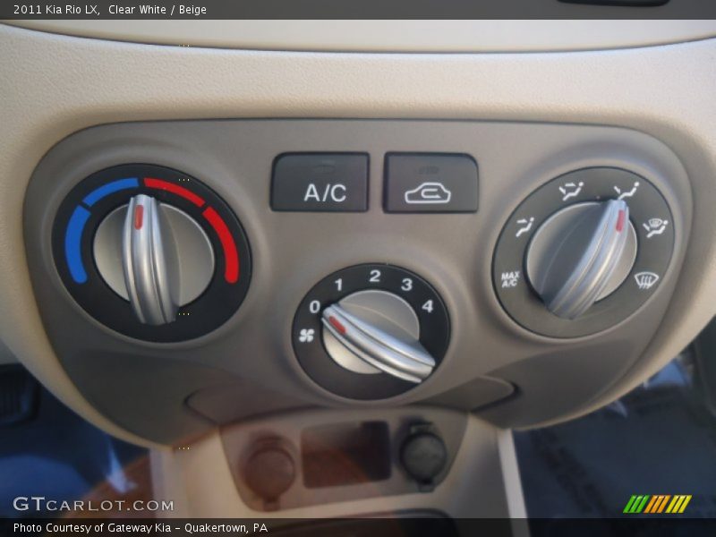 Clear White / Beige 2011 Kia Rio LX