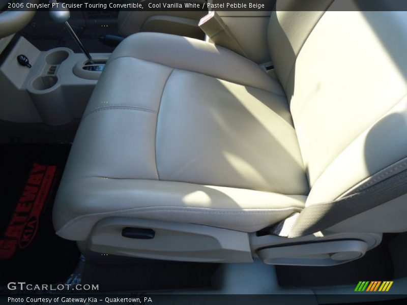 Cool Vanilla White / Pastel Pebble Beige 2006 Chrysler PT Cruiser Touring Convertible