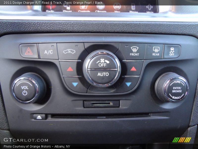 Controls of 2011 Charger R/T Road & Track