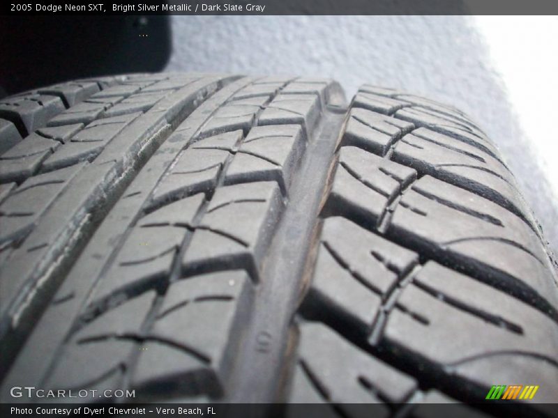 Bright Silver Metallic / Dark Slate Gray 2005 Dodge Neon SXT