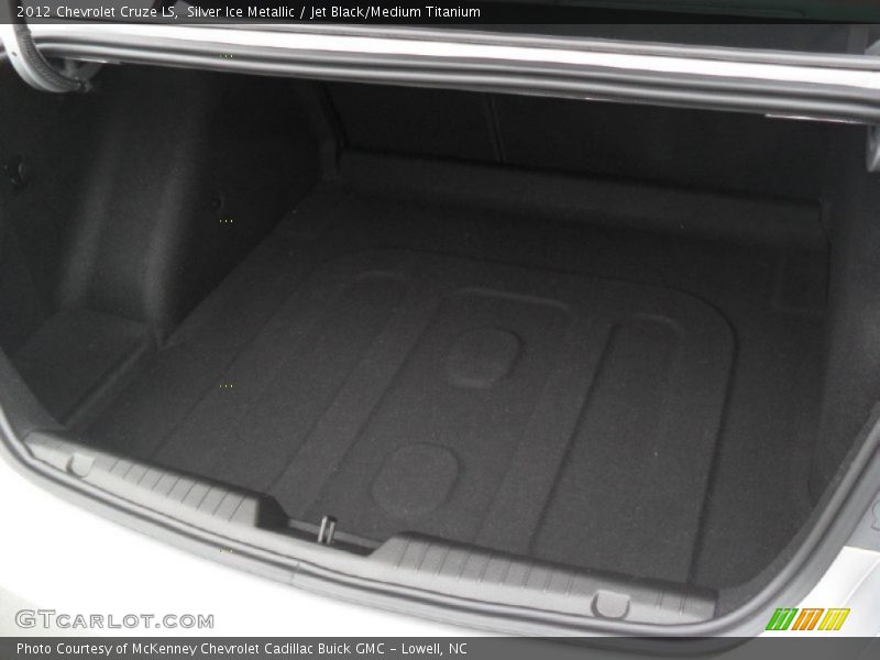 Silver Ice Metallic / Jet Black/Medium Titanium 2012 Chevrolet Cruze LS