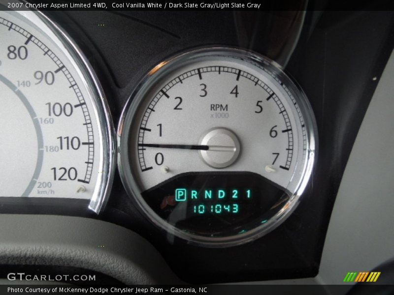 Cool Vanilla White / Dark Slate Gray/Light Slate Gray 2007 Chrysler Aspen Limited 4WD