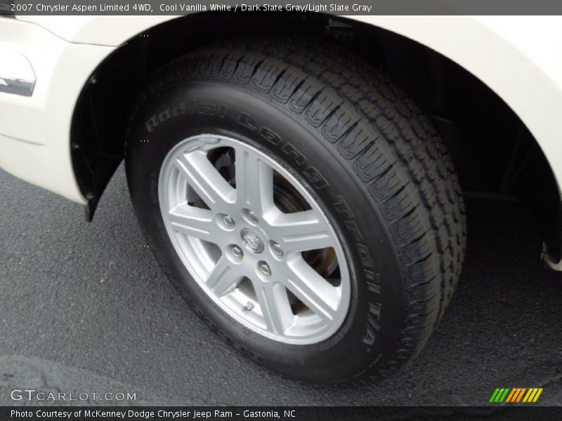 Cool Vanilla White / Dark Slate Gray/Light Slate Gray 2007 Chrysler Aspen Limited 4WD