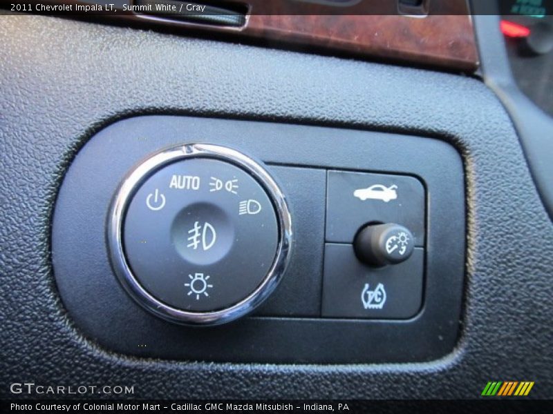 Summit White / Gray 2011 Chevrolet Impala LT