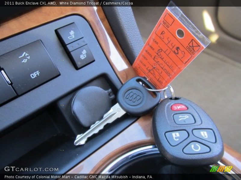 White Diamond Tricoat / Cashmere/Cocoa 2011 Buick Enclave CXL AWD