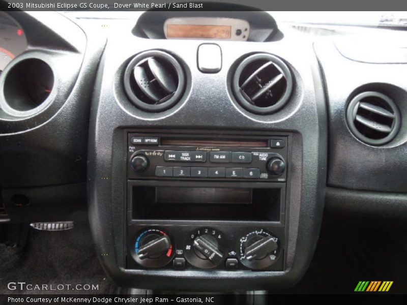 Dover White Pearl / Sand Blast 2003 Mitsubishi Eclipse GS Coupe