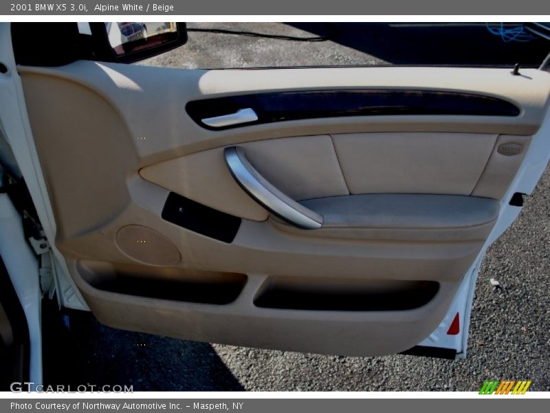 Alpine White / Beige 2001 BMW X5 3.0i