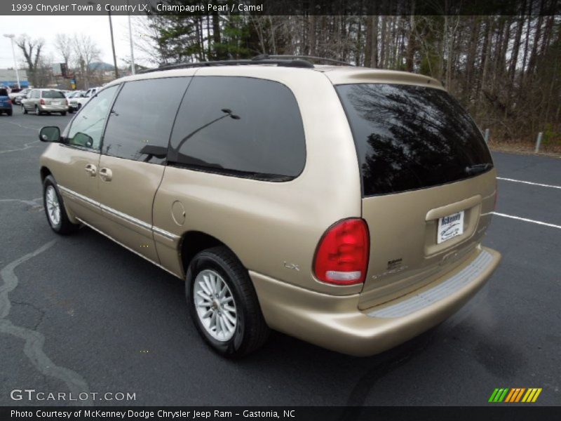 Champagne Pearl / Camel 1999 Chrysler Town & Country LX