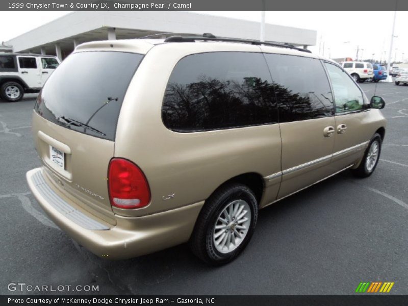 Champagne Pearl / Camel 1999 Chrysler Town & Country LX