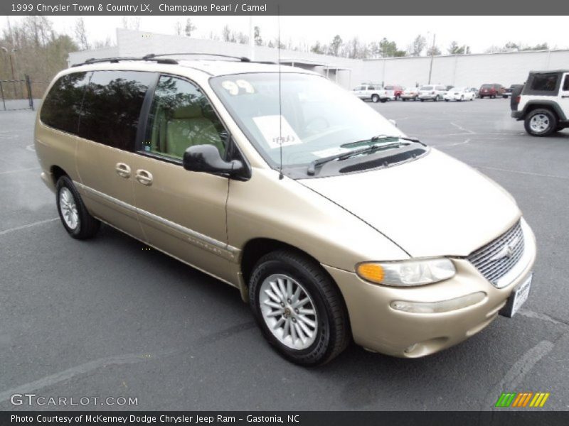 Champagne Pearl / Camel 1999 Chrysler Town & Country LX