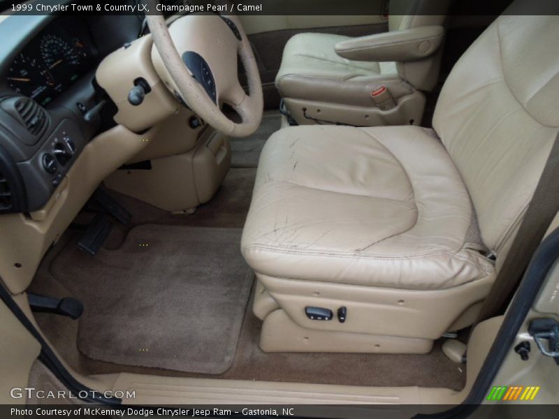 Champagne Pearl / Camel 1999 Chrysler Town & Country LX