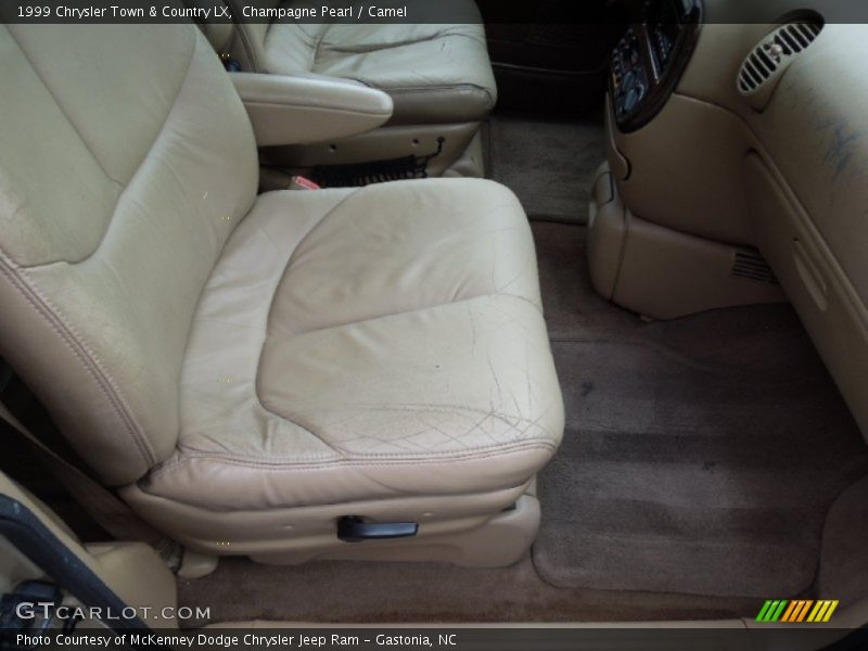 Champagne Pearl / Camel 1999 Chrysler Town & Country LX