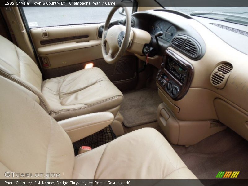 Champagne Pearl / Camel 1999 Chrysler Town & Country LX
