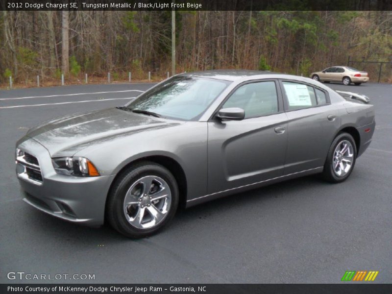 Front 3/4 View of 2012 Charger SE