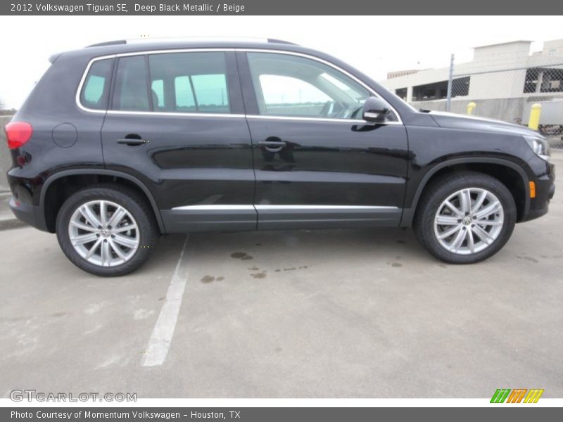 Deep Black Metallic / Beige 2012 Volkswagen Tiguan SE