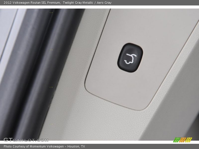 Twilight Gray Metallic / Aero Gray 2012 Volkswagen Routan SEL Premium