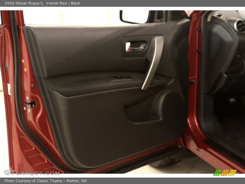 Venom Red / Black 2009 Nissan Rogue S