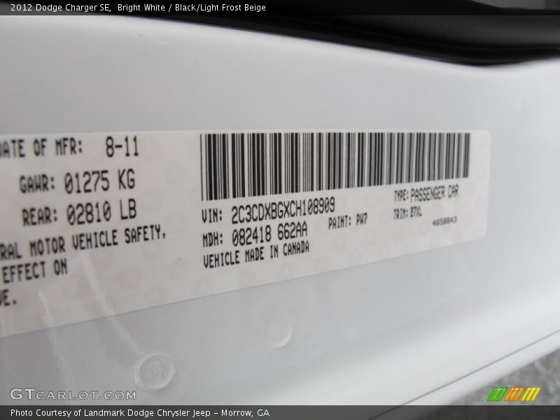Bright White / Black/Light Frost Beige 2012 Dodge Charger SE