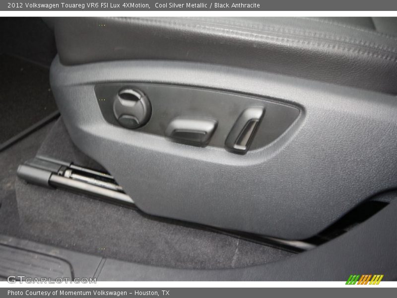 Cool Silver Metallic / Black Anthracite 2012 Volkswagen Touareg VR6 FSI Lux 4XMotion