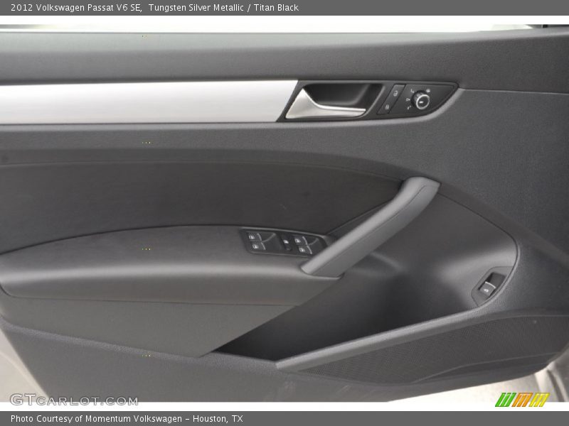 Tungsten Silver Metallic / Titan Black 2012 Volkswagen Passat V6 SE