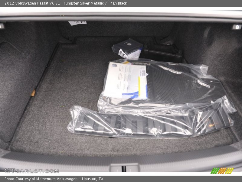 Tungsten Silver Metallic / Titan Black 2012 Volkswagen Passat V6 SE