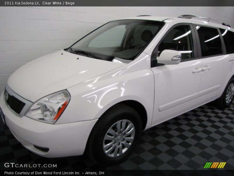 Clear White / Beige 2011 Kia Sedona LX